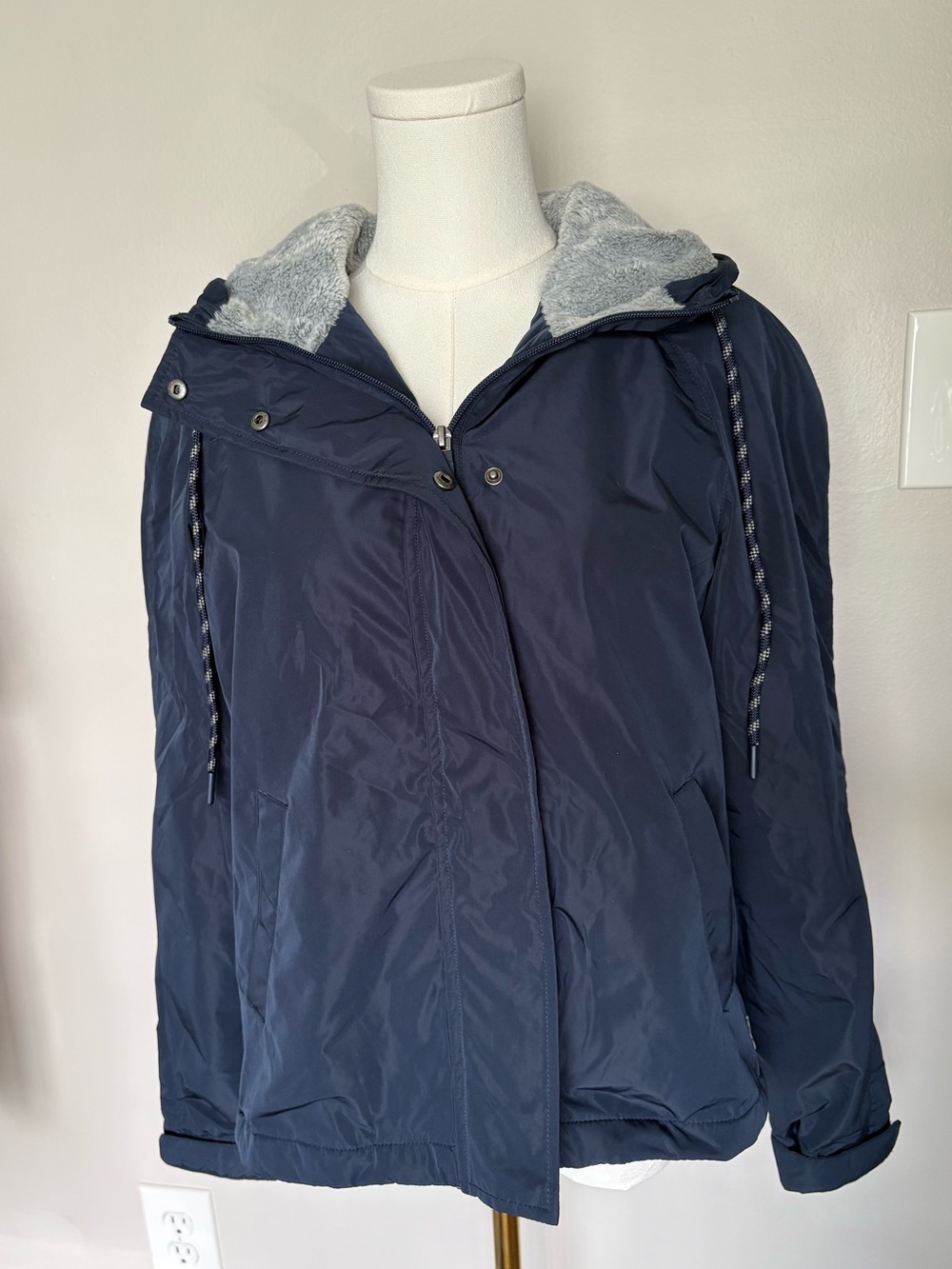 Avalanche Navy Hooded Puffer Jacket with Gray Lining